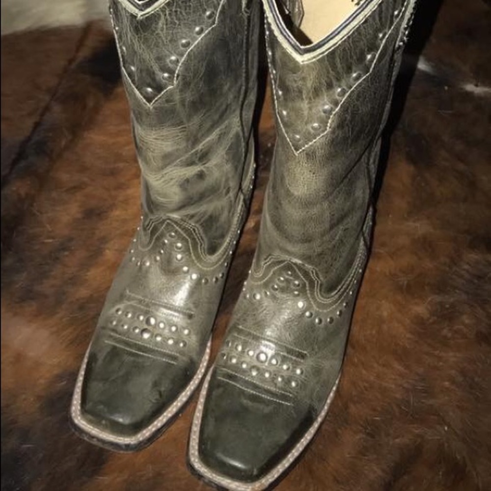Women's cowboy boots